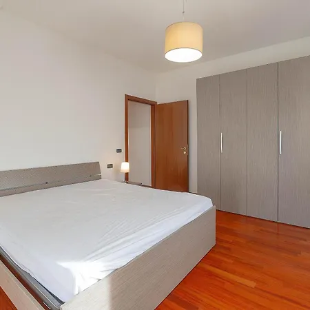 Casa Laura, * 토리델베나코
