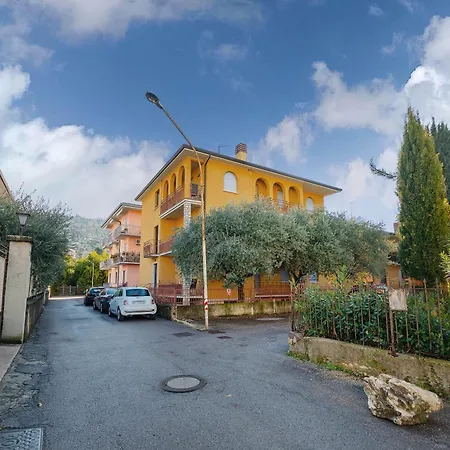 Casa Laura, Apartman Torri del Benaco